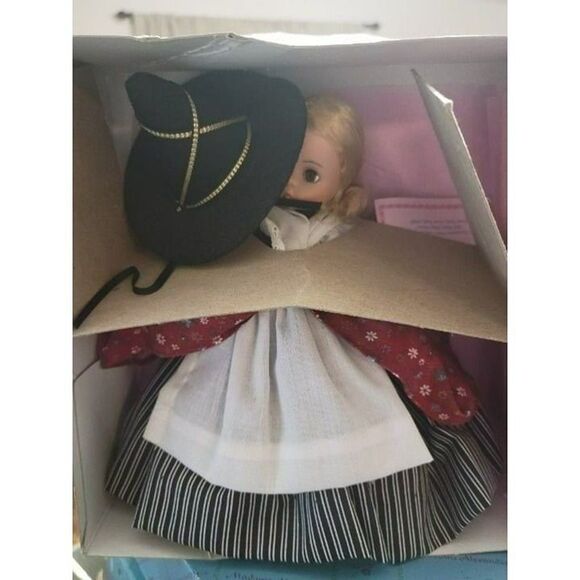 Madame Alexander Mother Goose Doll - Picture 5 of 7